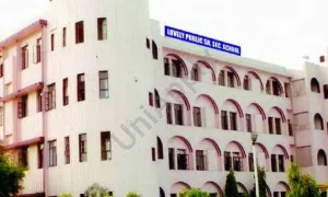 Lovely Public Senior Secondary School, Priyadarshini Vihar, Laxmi Nagar, Delhi School Building