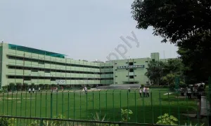 DAV Public School, Pushpanjali Enclave, Pitampura, Delhi School Building