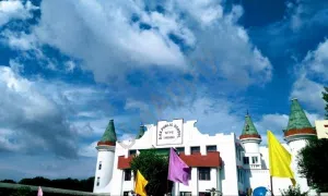 DAV Public School, Ntpc Sector 70, Faridabad School Building