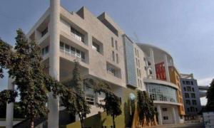 Diamond Jubilee High School