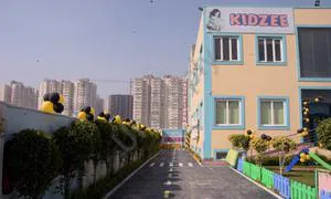 Kidzee, Noida Extension, Greater Noida School Building