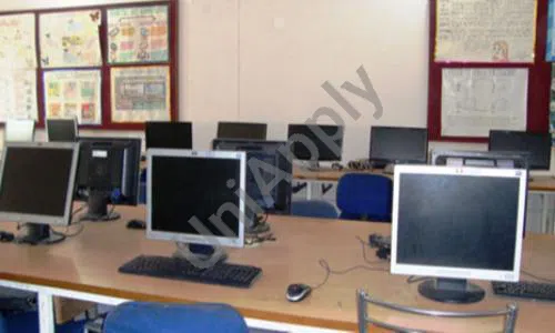 Salwan Girls' Senior Secondary School, Rajender Nagar, Delhi Computer Lab