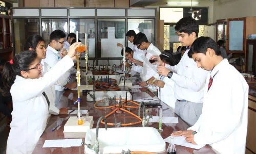 Amity International School, Mayur Vihar Phase 1, Delhi Science Lab 1
