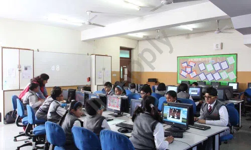 Amity International School, Mayur Vihar Phase 1, Delhi Computer Lab