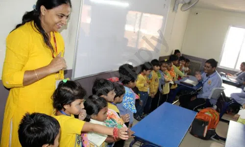 Bharat National Public School, Ram Vihar, Karkardooma, Delhi Classroom 2
