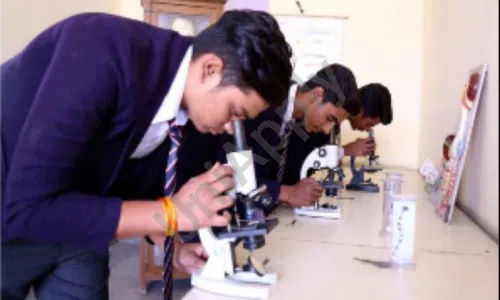 Kala Niketan International School, Ip Enclave, Ghazipur, Delhi Science Lab