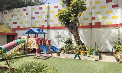 Shishu Bharti Shiv Mandir Vidyalaya, Vishwakarma Nagar, Jhilmil Colony, Delhi Playground
