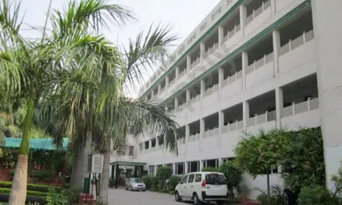Shaheed Rajpal DAV Public School, Dayanand Vihar, Anand Vihar, Delhi School Building 1