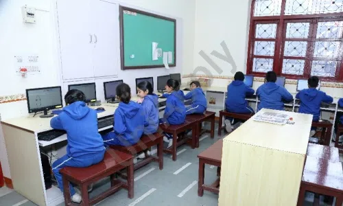 The Elisabeth Gauba School, Delhi Computer Lab