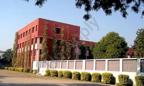 St. Xavier's Senior Secondary School, Ludlow Castle, Civil Lines, Delhi School Building
