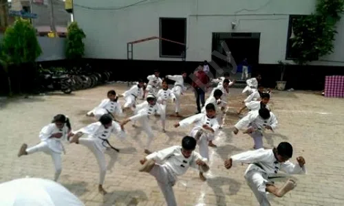 Shanti Niketan Public School, Ankur Enclave, Karawal Nagar, Delhi Karate