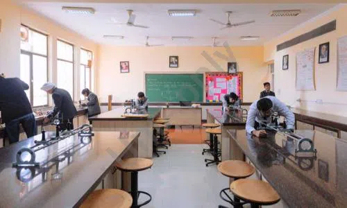 Maxfort School, Cambridge Wing, Sector 23, Rohini, Delhi Science Lab