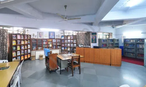 Apeejay School, Sainik Vihar, Pitampura, Delhi Library/Reading Room