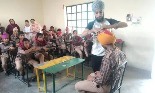 Jathedar Santosh Singh Khalsa School, Phase 2, Budh Vihar, Delhi Classroom