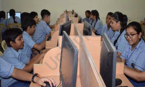 Jagannath International School, Pushpanjali Enclave, Pitampura, Delhi Computer Lab