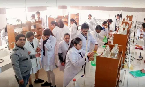 JAI HIND Public School, Pooth Khurd, Delhi Science Lab 5