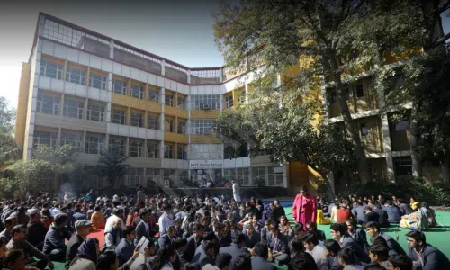 KIIT World School, Pitampura, Delhi School Building