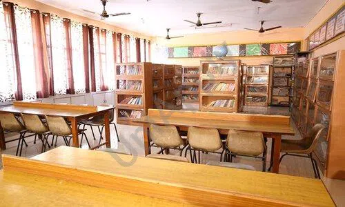 Crescent Public School, Saraswati Vihar, Pitampura, Delhi Library/Reading Room