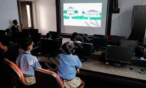 New Shalimar Public School, Shalimar Bagh, Delhi Computer Lab