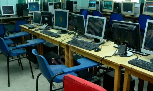 White Leaf Public School, Pooth Khurd, Delhi Computer Lab