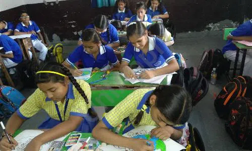 Pooja Model Public School, Maujpur, Shahdara, Delhi Classroom