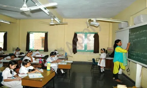 Rabea Girls' Public School, Sangam Vihar, Delhi Classroom