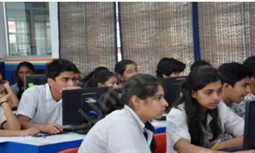 The Indian School, Sector 1, Sadiq Nagar, Delhi Computer Lab