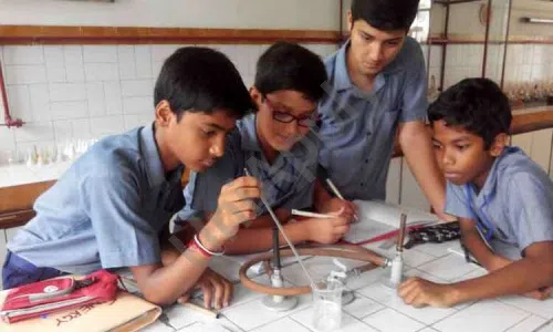 Bluebells School International, Kailash Colony, Greater Kailash, Delhi Science Lab