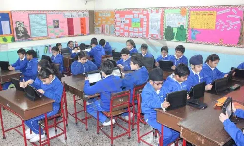 Bluebells School International, Kailash Colony, Greater Kailash, Delhi Smart Classes