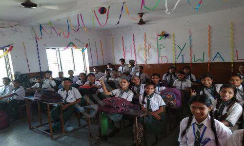 RR Modern School, Meethapur, Delhi Classroom 1