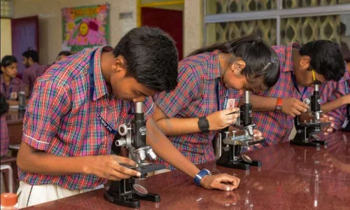 DAV Public School, Jasola Vihar, Delhi Science Lab 2