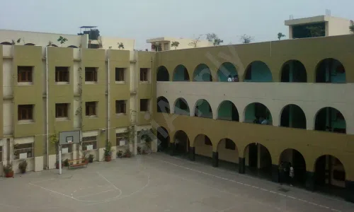 G.L.T Saraswati Bal Mandir Senior Secondary School, Nehru Nagar, Delhi School Building 1