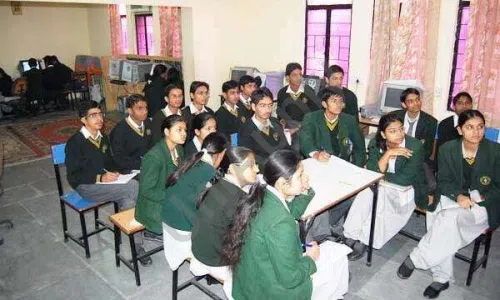 St. Giri Public School, Sarita Vihar, Delhi Computer Lab