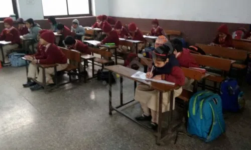 Adarsh Shri Ram Vidya Mandir, Gopal Nagar Extension, Najafgarh, Delhi Classroom