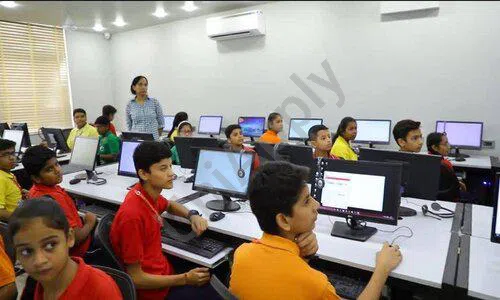 Vandana International School, Sector 10, Dwarka, Delhi Computer Lab