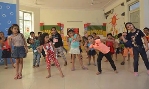 Swiss Cottage School, Bijwasan, Delhi Dance