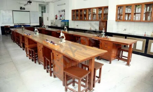 Delhi Public School, Sector 12, Rk Puram, Delhi Science Lab