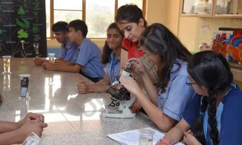 Dwarka International School, Sector 12, Dwarka, Delhi Science Lab