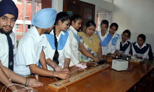 Guru Harkrishan Public School, Vasant Vihar, Delhi Science Lab 1