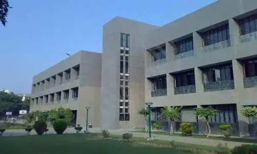 Holy Child Auxilium School, Vasant Vihar, Delhi School Building