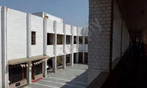 Upras Vidyalaya, Vasant Vihar, Delhi School Building