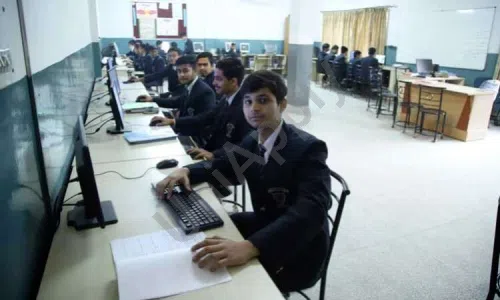 Jindal Public School, Vaishali Colony, Dashrathpuri, Delhi Computer Lab