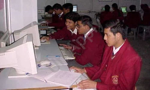 Lal Bahadur Shastri School, Sector 3, Rk Puram, Delhi Computer Lab