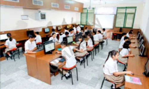 Maxfort School, Sector 7, Dwarka, Delhi Computer Lab