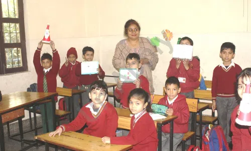 Rattan Chand Arya Public School, Sarojini Nagar, Delhi Classroom