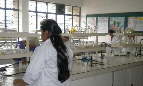 Sadhu Vaswani International School For Girls, Shanti Niketan, Moti Bagh, Delhi Science Lab