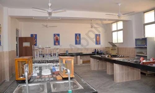 Smarten School, Naveen Palace, Jharoda Kalan, Delhi Science Lab