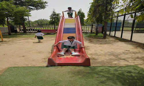 Bhatnagar International Summit, Paschim Vihar, Delhi Playground