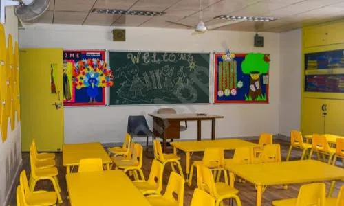 Mira Model School, Janakpuri, Delhi Classroom 1