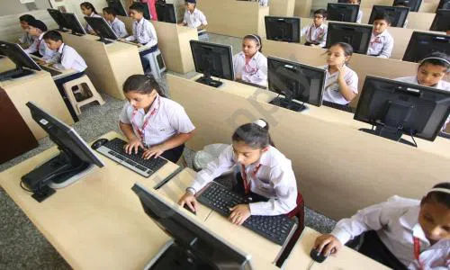 St. Froebel Senior Secondary School, Paschim Vihar, Delhi Computer Lab 1